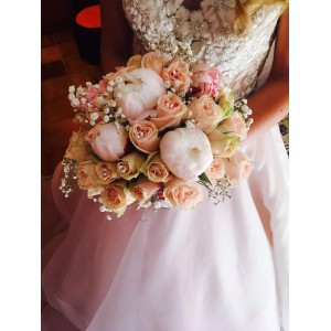 Bouquet de pivoines et roses 